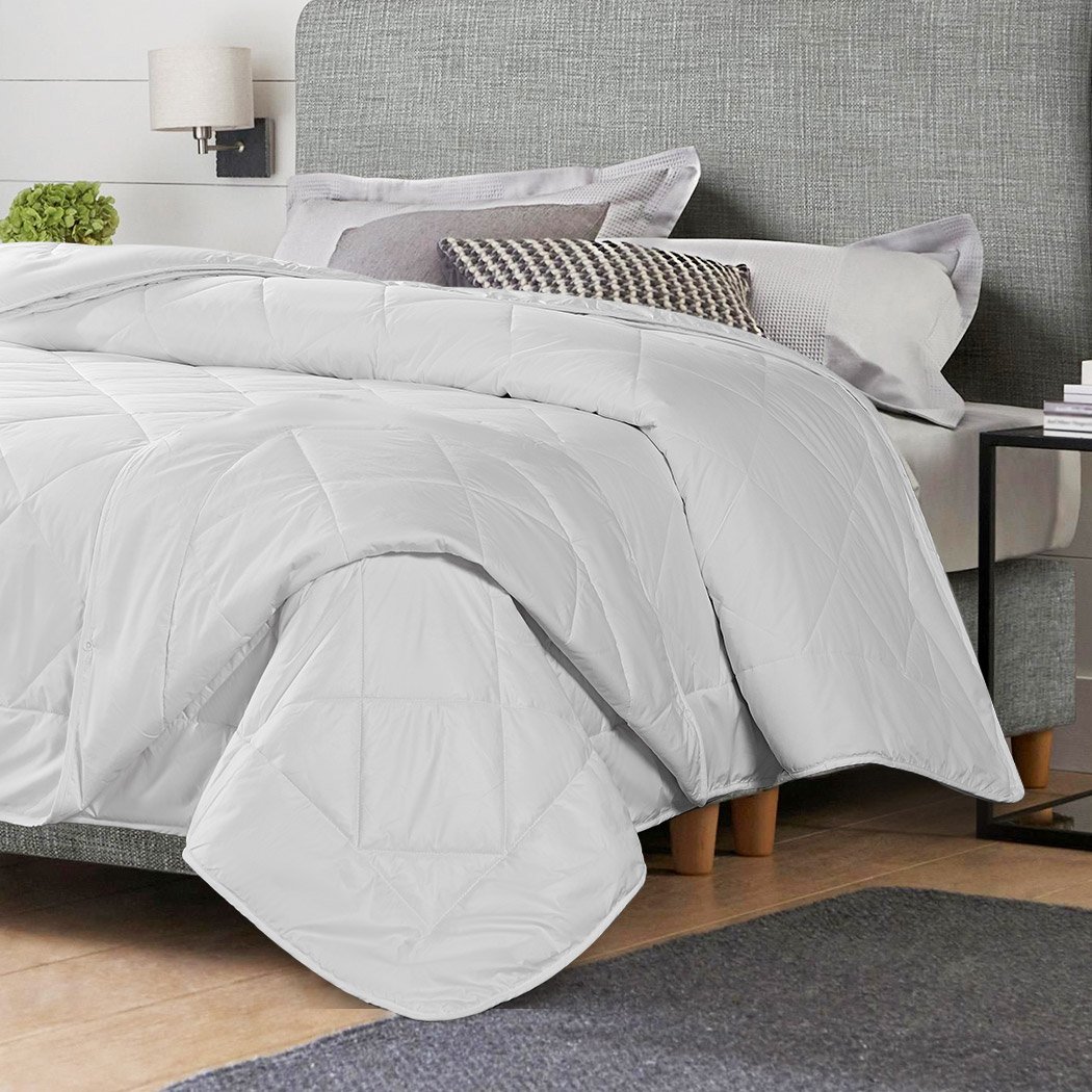 DreamZ 100% Wool Quilt set featuring two quilts, one 400GSM and one 600GSM, in white color with diamond stitching design.